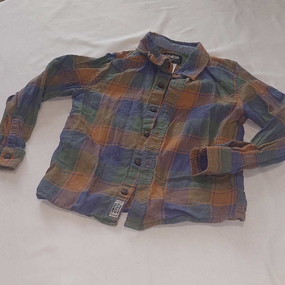 Osh Kosh  Plaid Button-Up Shirt Size 5T .good Condition .